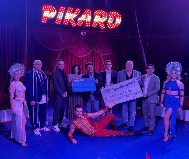 Artisten, Gönner, Spender: Die Behindertenhilfe Bezirk Korneuburg freut sich über die Spendierfreudigkeit. | Foto: Wolfgang Ilkerl