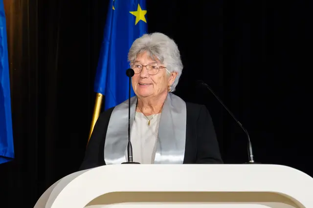 Gerda richtete Worte des Dankes an alle, erzählte über ihre Unitätigkeit. | Foto: Regina Courtier