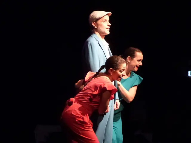 Caroline Athanasiadis, Matthias Ellinger und Gudrun Nikodem-Eichenhardt sorgten für trainierte Bauchmuskeln, vom ununterbrochenen Lachen. | Foto: Vanessa Wittmann
