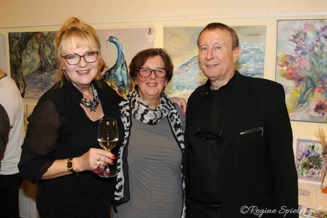 Ingrid Putze und Norbert Hausmann mit Eveline Mayrhofer.