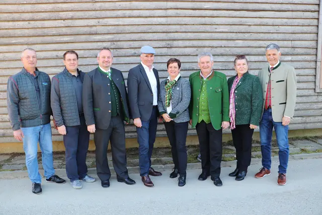 Feierten den Abschluss des Kläranlagen-Ausbaues in Muttendorf: die Klärwärter Karlheinz Maier und Jürgen Daum (li), Obmann Martin Niggas, Bgm. Alois Gangl, Bgm. Waltraud Walch, Bgm. Josef Niggas, Christine Hubmann/Reinhaltungsverband und Lannachs Amtsleiter Daniel Kahr (nicht im Bild Premstättens GK Philipp Gangl). | Foto: Edith Ertl