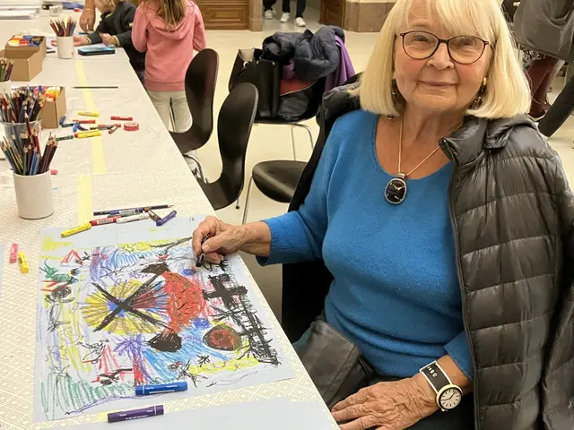 Ursula Modl malt ein Bild zum Thema "Vernichtung des Meeres" | Foto: Stockmann