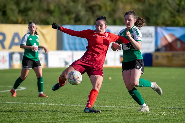 Voller Einsatz: Dorontina Thaqi (rot) im Duell mit einer Waidhofner Spielerin.