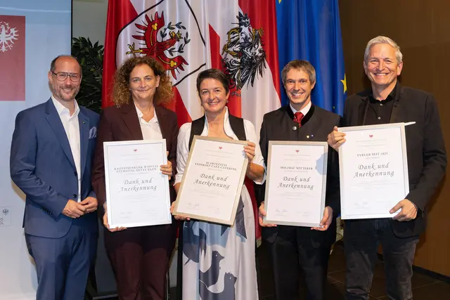 "Dank und Anerkennung" für Tiroler Traditionsbetriebe. | Foto: Land Tirol/Die Fotografen