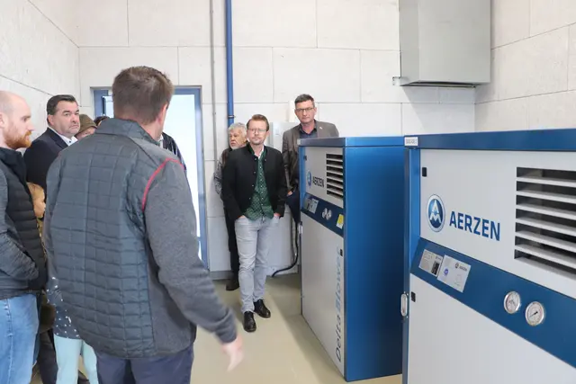 Im Herzstück der Anlage: Die Maschinen sorgen für die Sauerstoffversorgung in den Klärbecken. | Foto: Edith Ertl