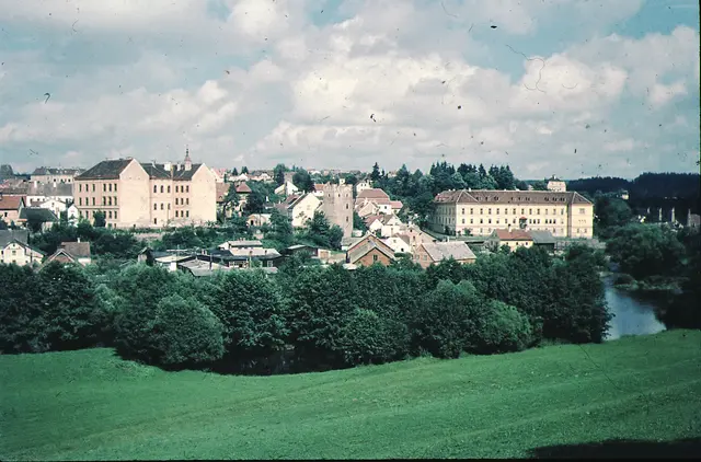 Blick zur Volks- und Hauptschule und zum Institut der Schulschwestern, Josef Frank, 1960er Jahre | Foto: Stadtarchiv Zwettl