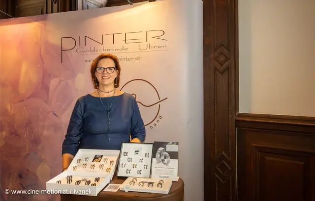 Pinter Goldschmiede aus Neusiedl/See - Irene Pinter-Kaintz stellt neue Kreationen vor. | Foto: www.cine-motion.at / Ivanek