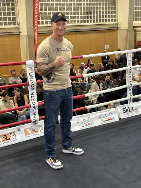 Ex-Boxer Hermann Bendl kommentierte den Fightabend als Experte für den ORF.  | Foto: Wolfgang Ilkerl