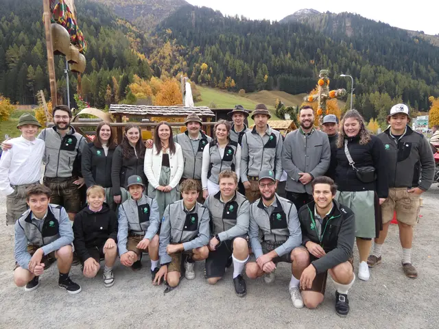 Die Jungbauernschaft von See zählt mit 65 Mitgliedern zu den größten im Bezirk. Sie freuten sich beim Bezirkserntedankfest dabei zu sein. 