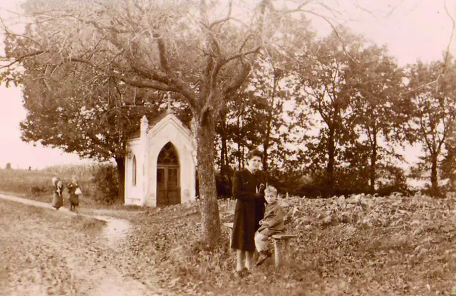 Die Weißkapelle am Bergkamm von Fürstenfeld um 1930. | Foto: Museumsverein Fürstenfeld