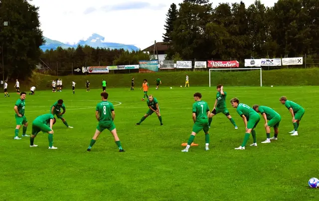 Die neue Kampfmannschaft des SV Stockenboi mit Trainerteam, Funktionären und Sponsoren freut sich über den gelungenen Neustart und blickt optimistisch in die Zukunft. | Foto: SV Stockenboi