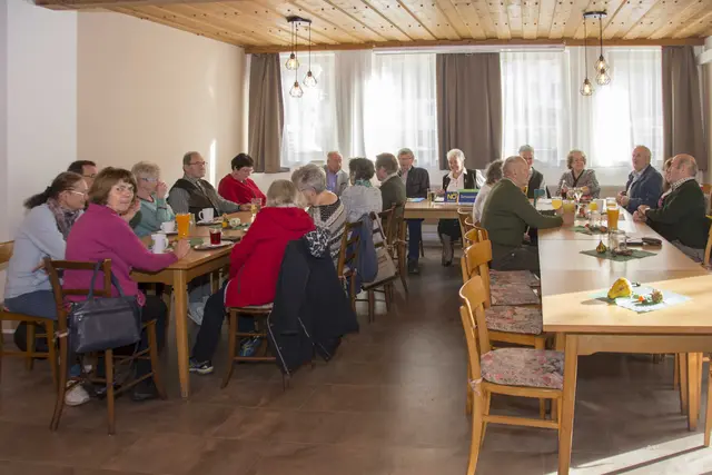 Von den 53 Mitgliedern der Seniorengruppe Schwarzenbach waren 21 Personen zur JH-Versammlung ins "Büchl" gekommen.