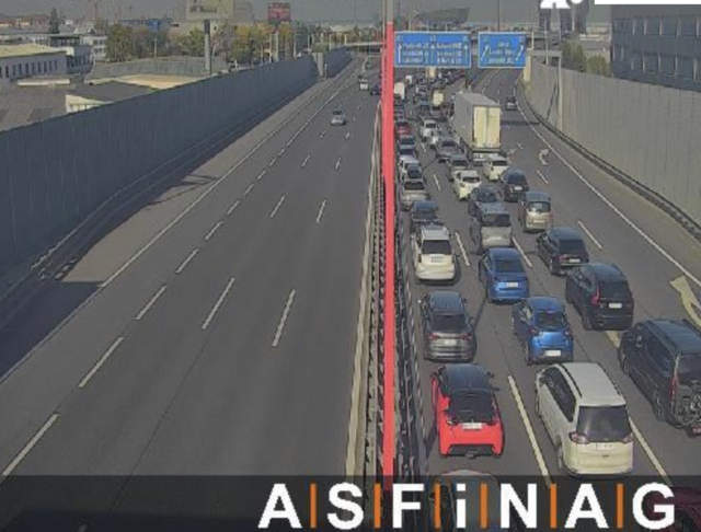 Derzeit kommt es zu bis zu zwei Stunden Zeitverlust auf der A23. Grund dafür sind Sanierungsarbeiten.  | Foto: Screenshot "Asfinag"