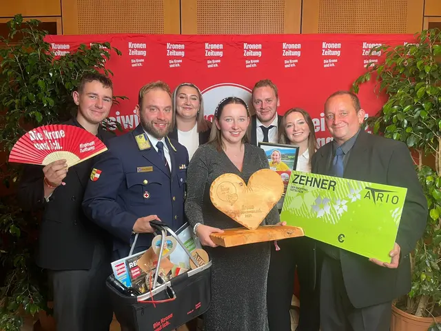Alina Weiss mit Familie und Landesleiter Markus Bräuhaupt. | Foto: MeinBezirk/Dominik Lach