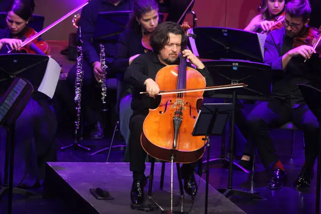 Cellist Friedrich Kleinhapl ist von Österreich fasziniert und sowohl als Mensch auch als Musiker gerne Österreicher. | Foto: Josef Hofmüller