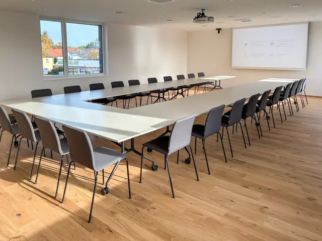 Der neue Gemeinderatssaal im Anbau. | Foto: Doms