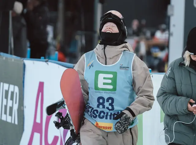 Hanna Karrer ist mit erst 17 Jahren die Nachwuchshoffnung für das österreichische Snowboardteam. | Foto: David Tributsch