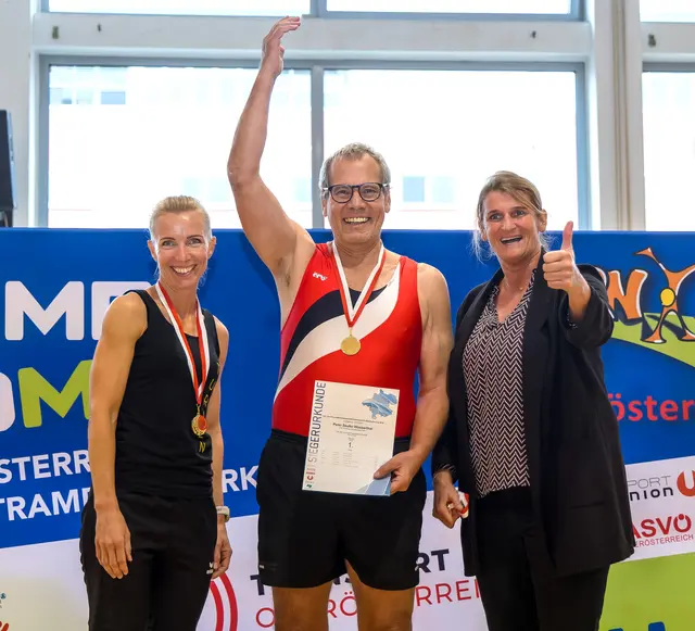 Christina Jahnel (ATV 1889 Vöcklabruck), Peter Seufer-Wasserthal (ÖTV Turnverein Schwanenstadt) und die Sportreferentin der Stadt Vöcklabruck, Tanja Grander