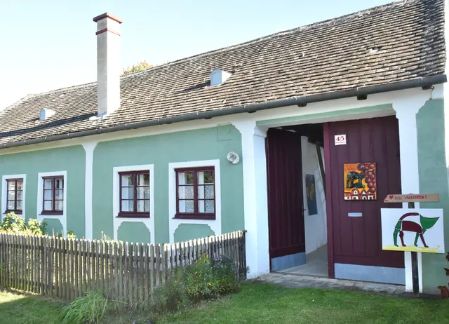 Der Stockingerhof in Obergrabern, öffnete zum Tag der „offenen Ateliers“ seine Tore. | Foto: Herbert Schleich