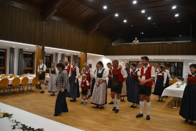 „Linedance trifft Volkstanz“ hieß es am Samstag, den 11. Oktober, im Gemeindesaal Mieming. | Foto: Stefanie Plank
