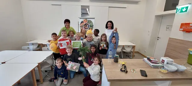 Anlässlich des Welternährungstags besuchten die die steirischen Bäuerinnen bereits zum zehnten Mal die Volksschulen, um Kindern die Bedeutung von regionalen und saisonalen Lebensmitteln näherzubringen. Im Bild: Schülerinnen und Schüler der VS Berndorf/Bruck
 | Foto: LK Steiermark