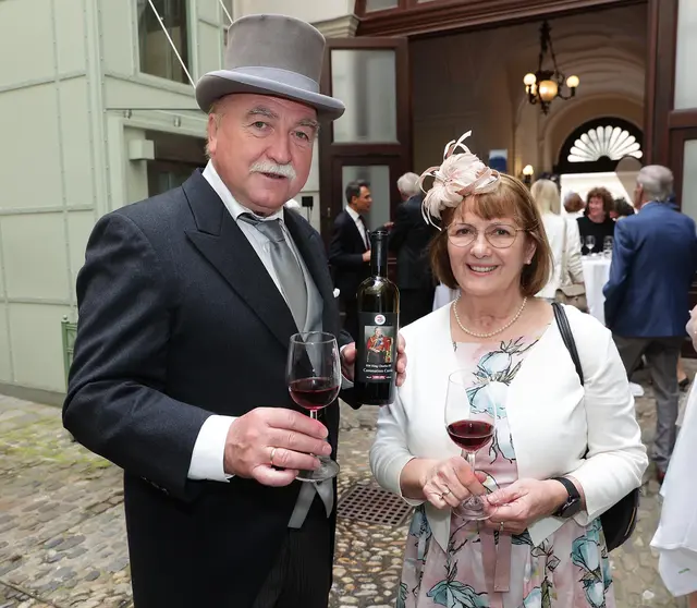 Willi Opitz mit Frau Maria - ein unzertrennliches Duo, das es weit gebracht hat. | Foto: Bissuti