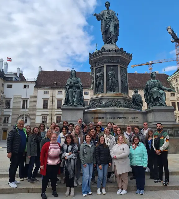 Die Ausflügler vor der Hofburg | Foto: PBZ Waidhofen/Thaya