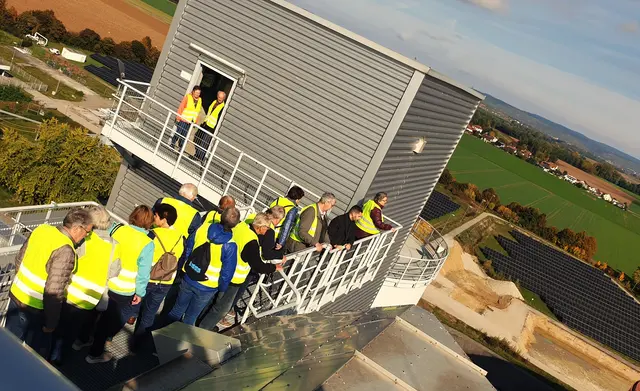 Die Ernsthofner Senioren besuchten das Wärmekraftwerk Theiß und die Sandgrube 13 in Krems. | Foto: Alois Jax