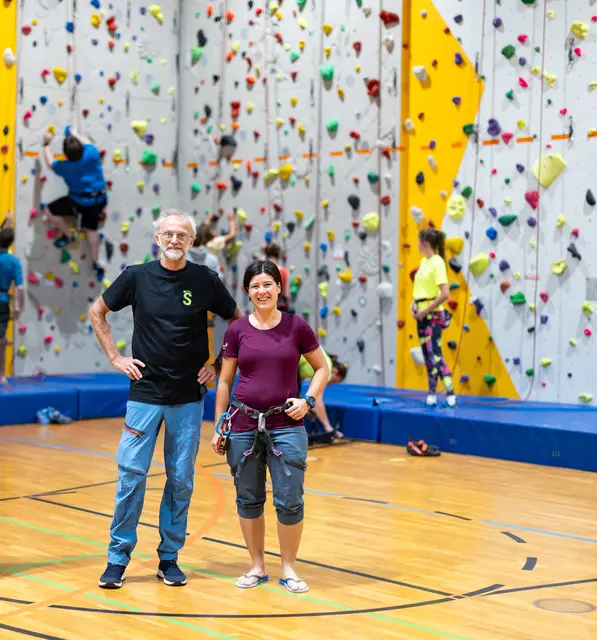 Adi Staudinger und Tirza Lagrand in der Rumkraxlerei in Rum. Ein starkes Team fürs Inklusionsklettern. | Foto: Thomas Steinlechner