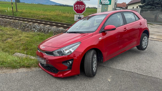 Fahrzeugbergung bei einem Bahnübergang in Schauboden | Foto: Doku NÖ