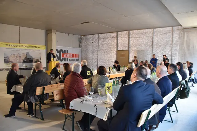 Festliche Atmosphäre auf der Baustelle. | Foto: Jeannette Struppe