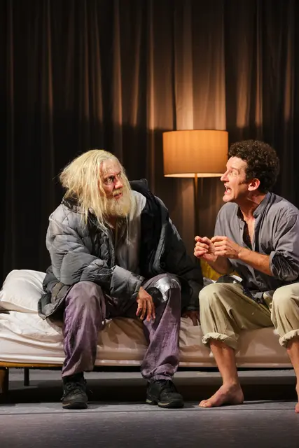 Das Theater in der Josefstadt zeigt am Freitag, 31. Oktober, um 19.30 Uhr ein Stück, das den Beginn der Corona-Pandemie behandelt. | Foto: Moritz Schell