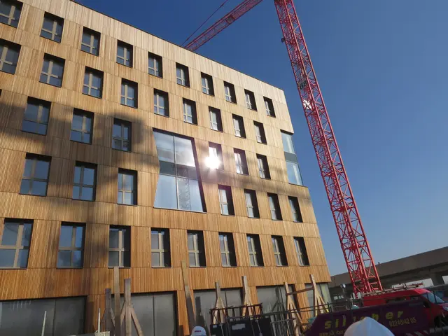 Leuchtturmprojekte wie das LCT ONE oder das HoHo Wien (Foto) zeigen, wie komplex der Häuserbau sein kann.  | Foto: Sabine Krammer