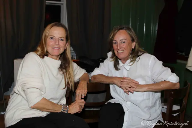 Sonja Schmatz und Marina Scheutz-Tatic schätzen die Musik aus dem Süden sehr. Marina Scheutz-Tatic vom Kulturverein "Vereinsmeierei" weiß es, die Gäste mit musikalischen Zuckerln zu überraschen.