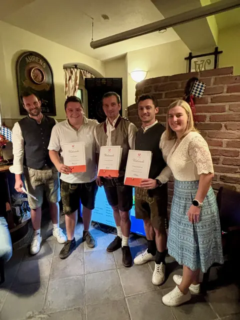 Verleihung der Ehrenzeichen.  | Foto: UTC Rohrbach-Berg