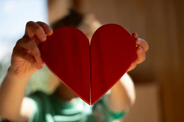 Der Verlust einer Bezugsperson kann für Kinder und Jugendliche eine schwierige Zeit sein, wo jede Unterstützung zählt. | Foto: RAINBOWS