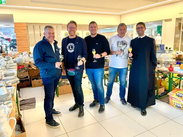 Bekannte Gesichter aus dem Bezirk Horn strömten zum Lions Flohmarkt. | Foto: Lions Club Horn