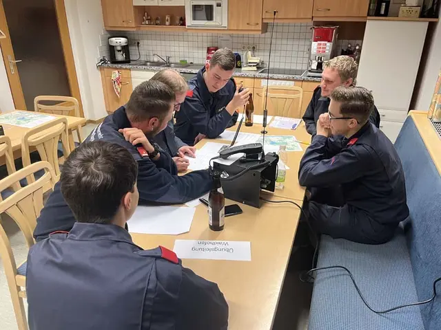 Drei Führungsfunkstellen arbeiteten für die Teilnehmer verschiedene Aufgaben aus. | Foto: FF Waidhofen/Thaya