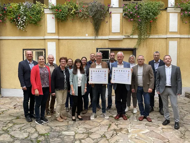 Margot Breuer, Christiana Kainz, Petra Wälzl, Jochen Strnad, Herbert Hauer, Gerhard Burian, Michael Androsch
2. Reihe: Hadmar Senk, Robert Altschach, Silvia Linhart, Heidi Kollross-Habisohn, Markus Teubel, Michael Annerl, Simone Erhart und Josef Binder | Foto: privat