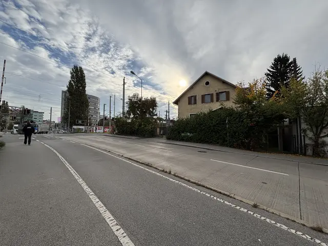 Das Grundstück hier in der Ullrich-Lichtenstein-Gasse wurde der Stadt Graz insgesamt dreimal angeboten, mit dem Wunsch, es könne für Ausbaumaßnahmen des Stadions verwendet werden. Die Stadt lehnte dreimal ab. | Foto: MeinBezirk/Markus Kropac