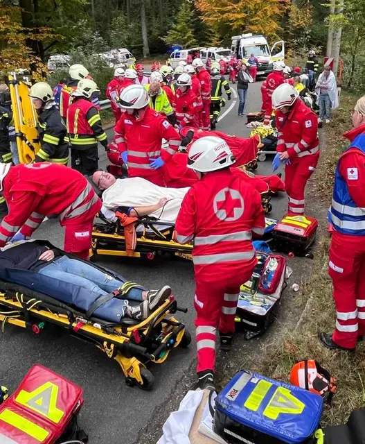 Gemeinsam trainierten rund 170 Kräfte von Rotem Kreuz, Feuerwehr und Polizei für Krisensituationen. | Foto: Rotes Kreuz
