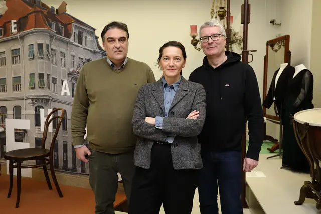 Bettina Habsburg-Lothringen, Leiterin des Museums für Geschichte mit den Kuratoren der Ausstellung "Bühnen des Bürgertums" Walter Feldbacher und Ulrich Becker (v.l.) | Foto: Universalmuseum Joanneum/J.J. Kucek