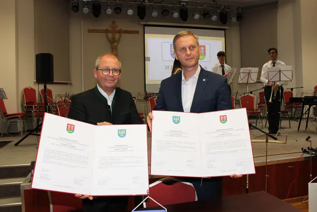 Die Städtefreundschaft zwischen Voitsberg und Lesnica wurde erneuert. | Foto: Lederer
