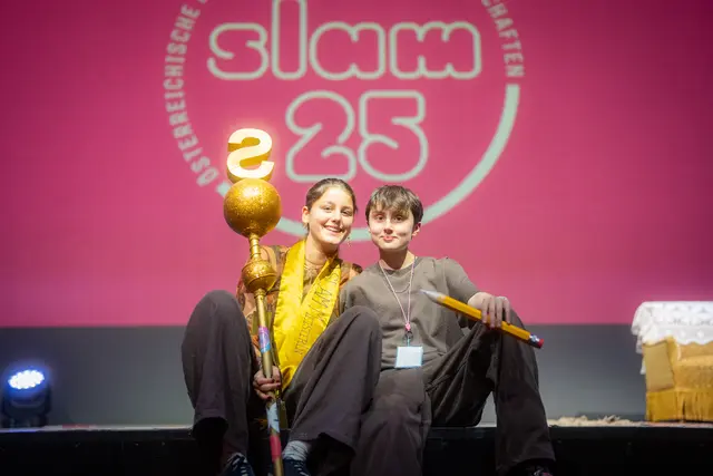 Ö-Slam 2025 in Innsbruck: Während sich Lia Hartl aus Vorarlberg den Meistertitel sicherte, ging der U20-Sieg an den 15-jährigen Tiroler Jojo. | Foto: Fettinger Fotografie