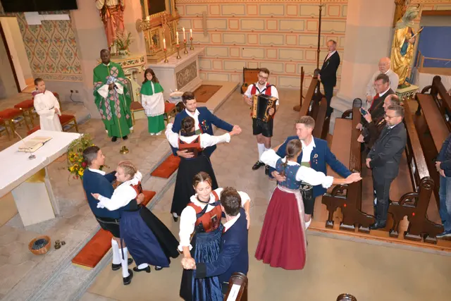 Tanz zum Gebet in der Pfarrkirche Mieming. | Foto: Stefanie Plank