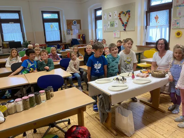 Seminarbäuerin Heidi Tschernitz in der Volksschule St. Ulrich. | Foto: Volksschule St. Ulrich
