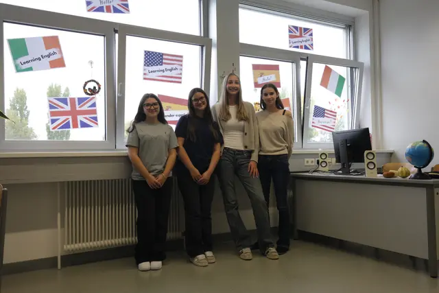 In verschiedenen Räumen wurde von den Schülerinnen und Schülern ein Einblick in das Lehrprogramm gegeben. | Foto: MeinBezirk/Bernhard Kerezsi