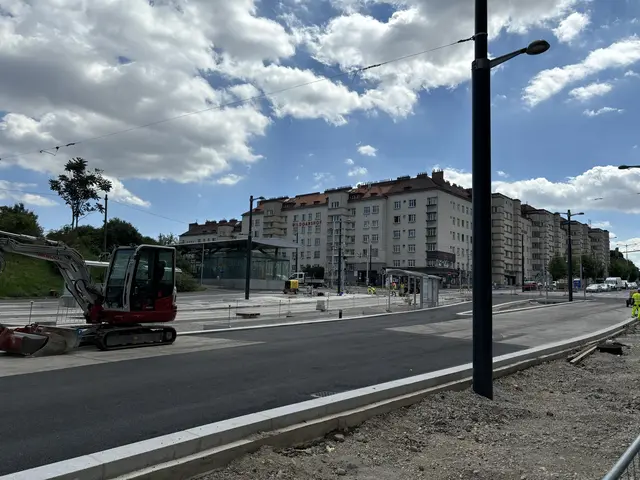 Für die Busse 77A und 80A sorgen die Arbeiten für weitere Einschränkungen.  | Foto: Luca Arztmann/MeinBezirk