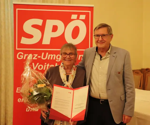 Rosemarie Wolfsbauer und Johann Weinhappl aus Gratkorn halten der SPÖ seit 50 Jahren die Treue | Foto: Edith Ertl