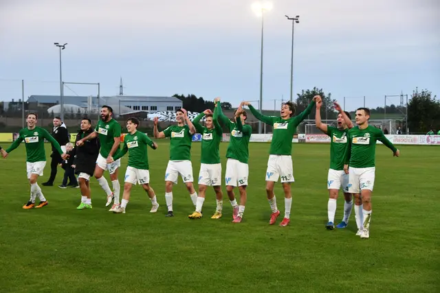 Vor über 500 begeisterten Fans setzte der SK Eggenburg seine beeindruckende Heimserie fort. | Foto: Vera Popp